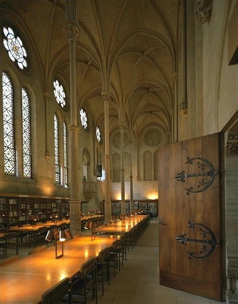 Biblioth&egrave;que du Cnam, ancien r&eacute;fectoire des moines du prieur&eacute; de